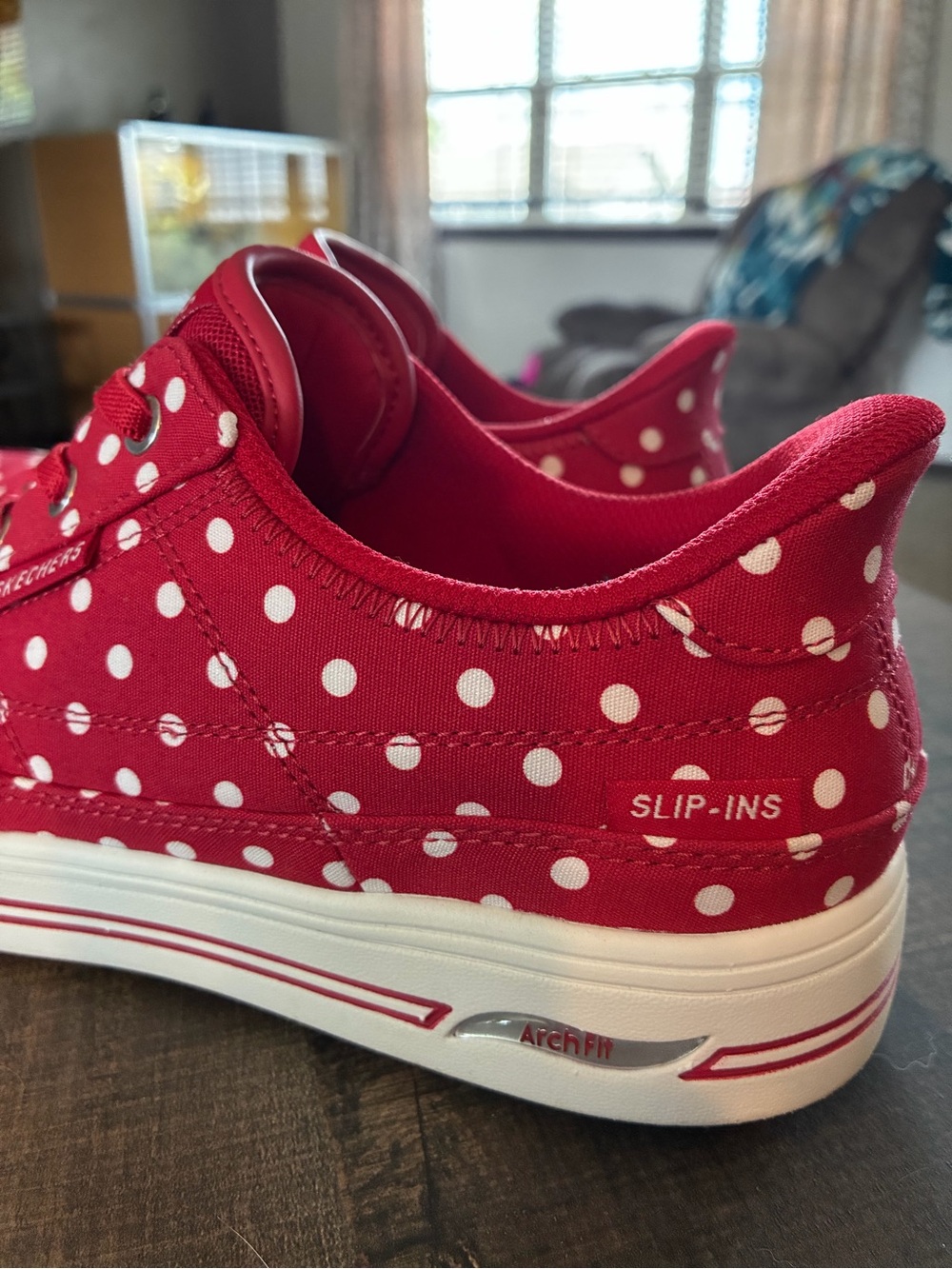 Skechers Red Polka Dot Arch Fit Slip Ins Size 9.5 - Picture 2 of 8